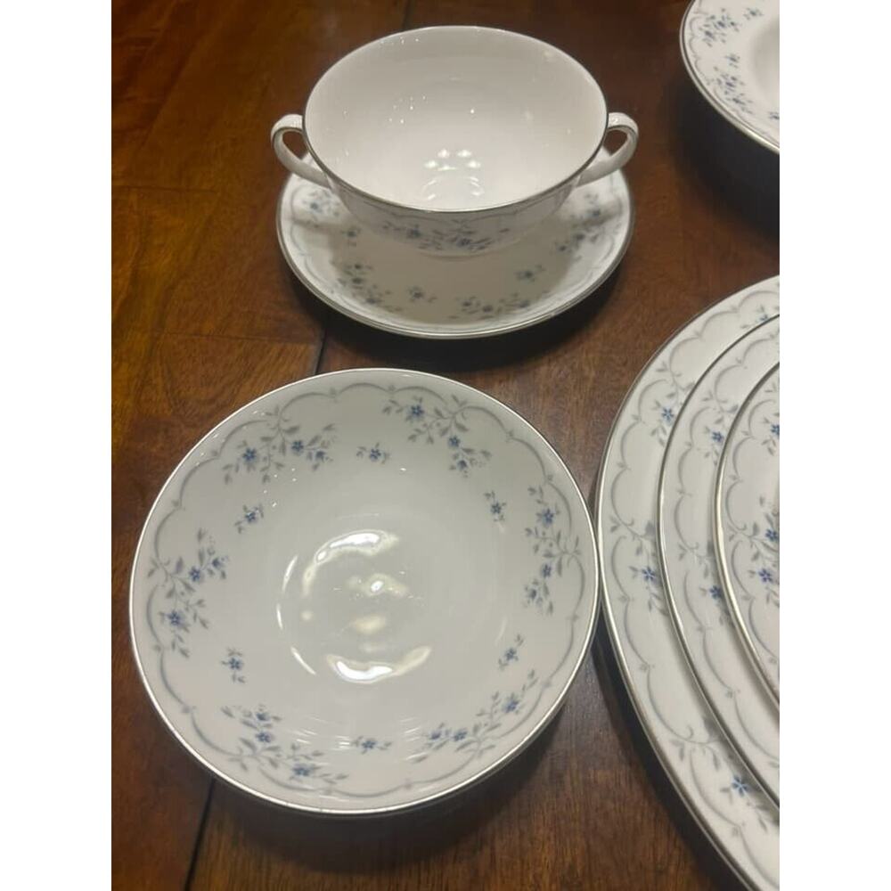 RARE Royal Doulton Fine Bone China Cotillion H4962 Complete 12 pc Place Setting - Picture 2 of 8